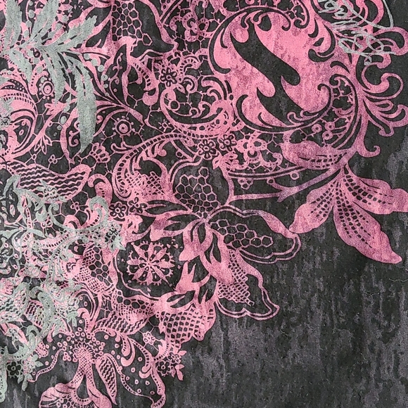 ⭐️3/$35 Billabong V neck acid tee - Picture 4 of 5